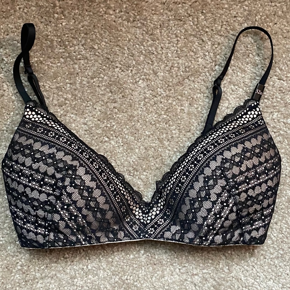 Victoria’s Secret wireless smooth lace t-shirt bra